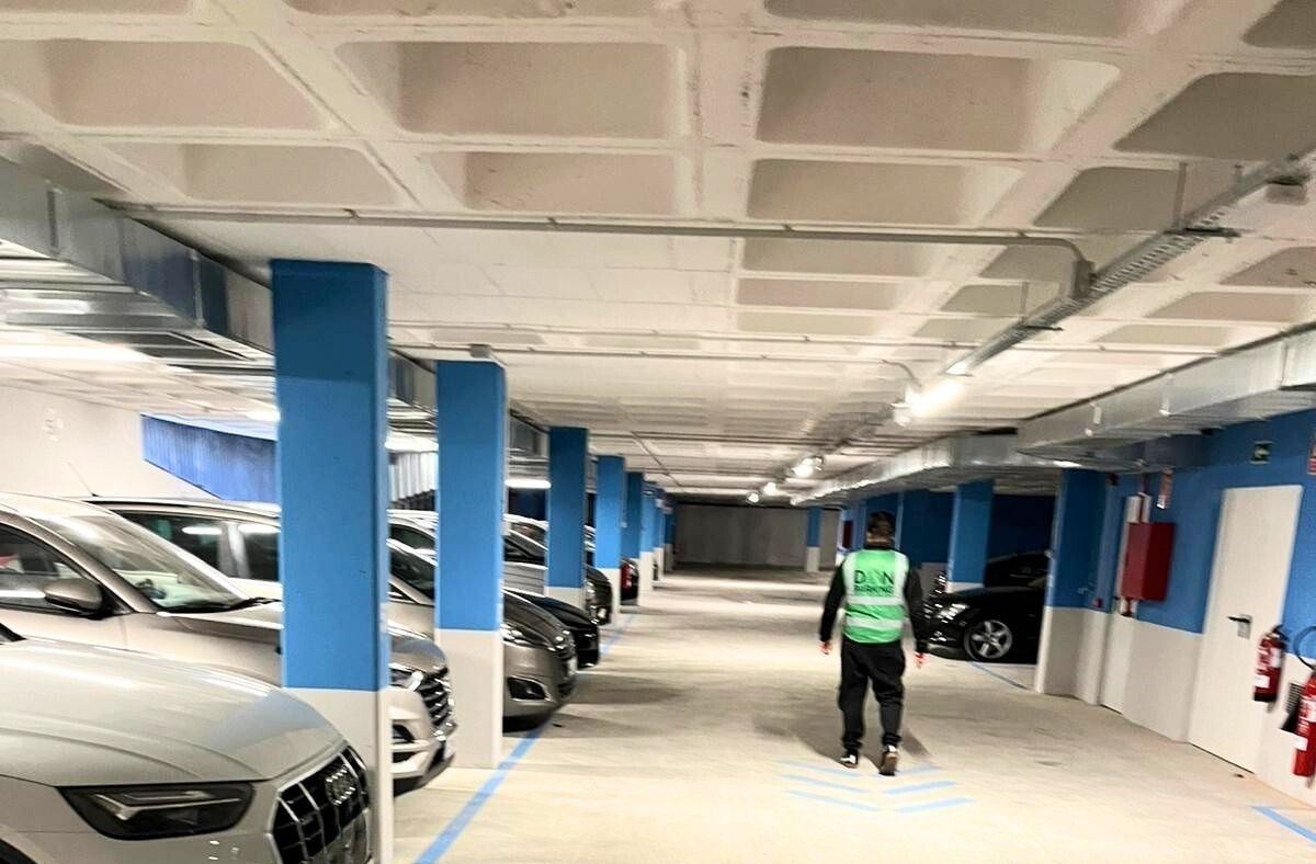 DONPARKING SUBTERRÁNEO Por un muy poco más, su coche dormirá totalmente protegido frente al sol y las inclemencias climáticas. ¡Estas plazas son limitadas!